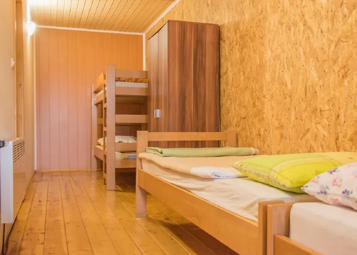 ゲストハウス Planinarski Dom